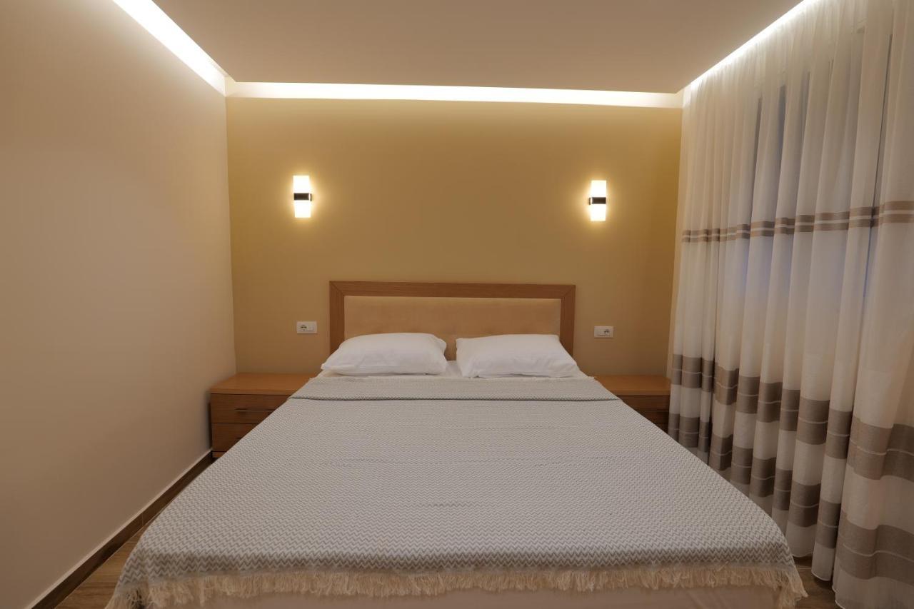 Twins Villa Sarandë Buitenkant foto
