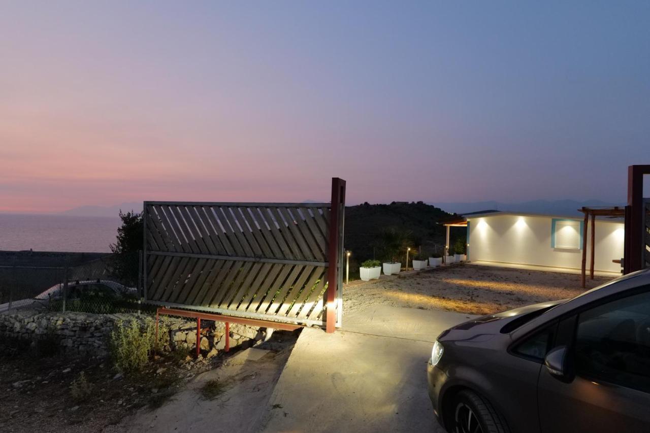 Twins Villa Sarandë Buitenkant foto