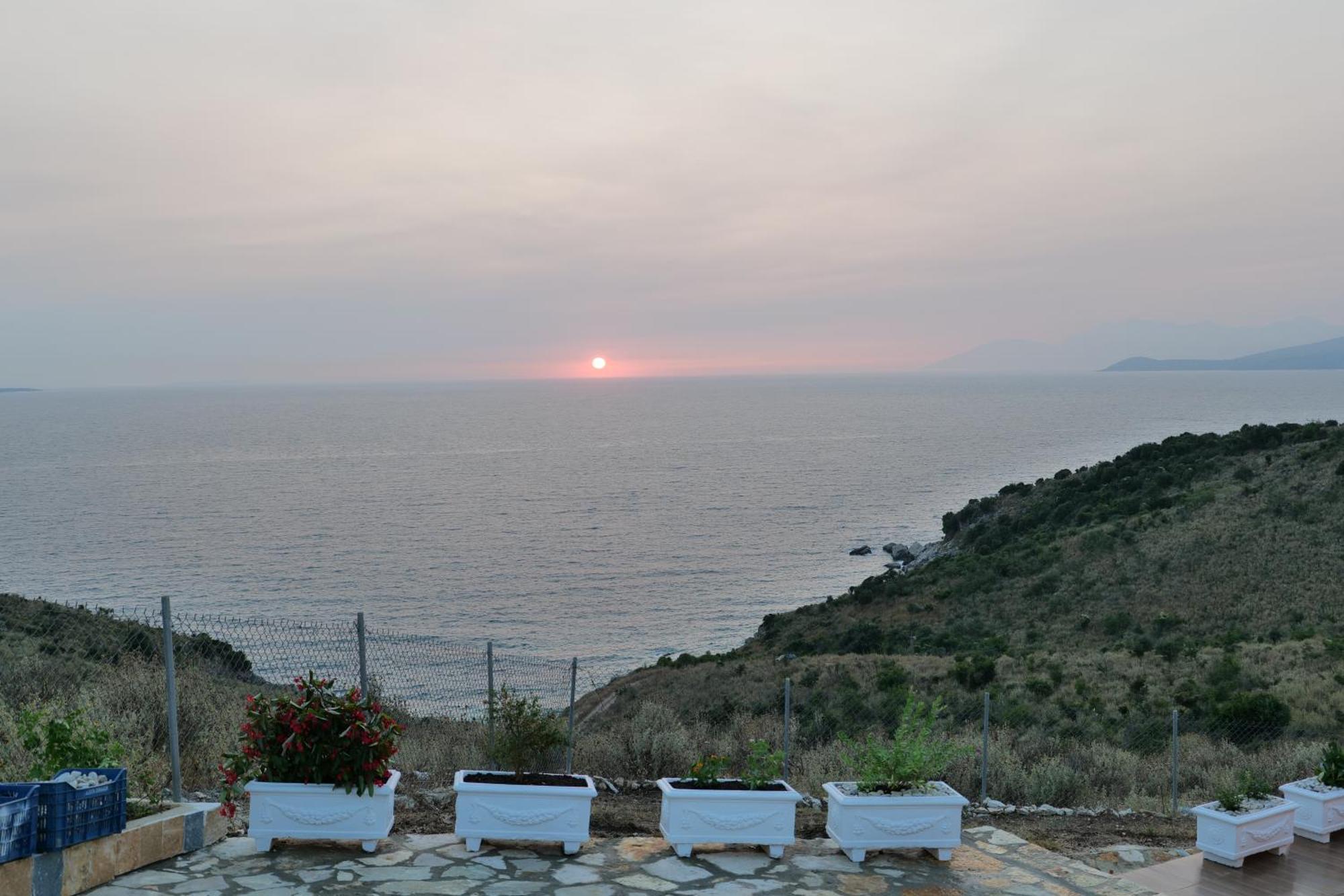 Twins Villa Sarandë Buitenkant foto