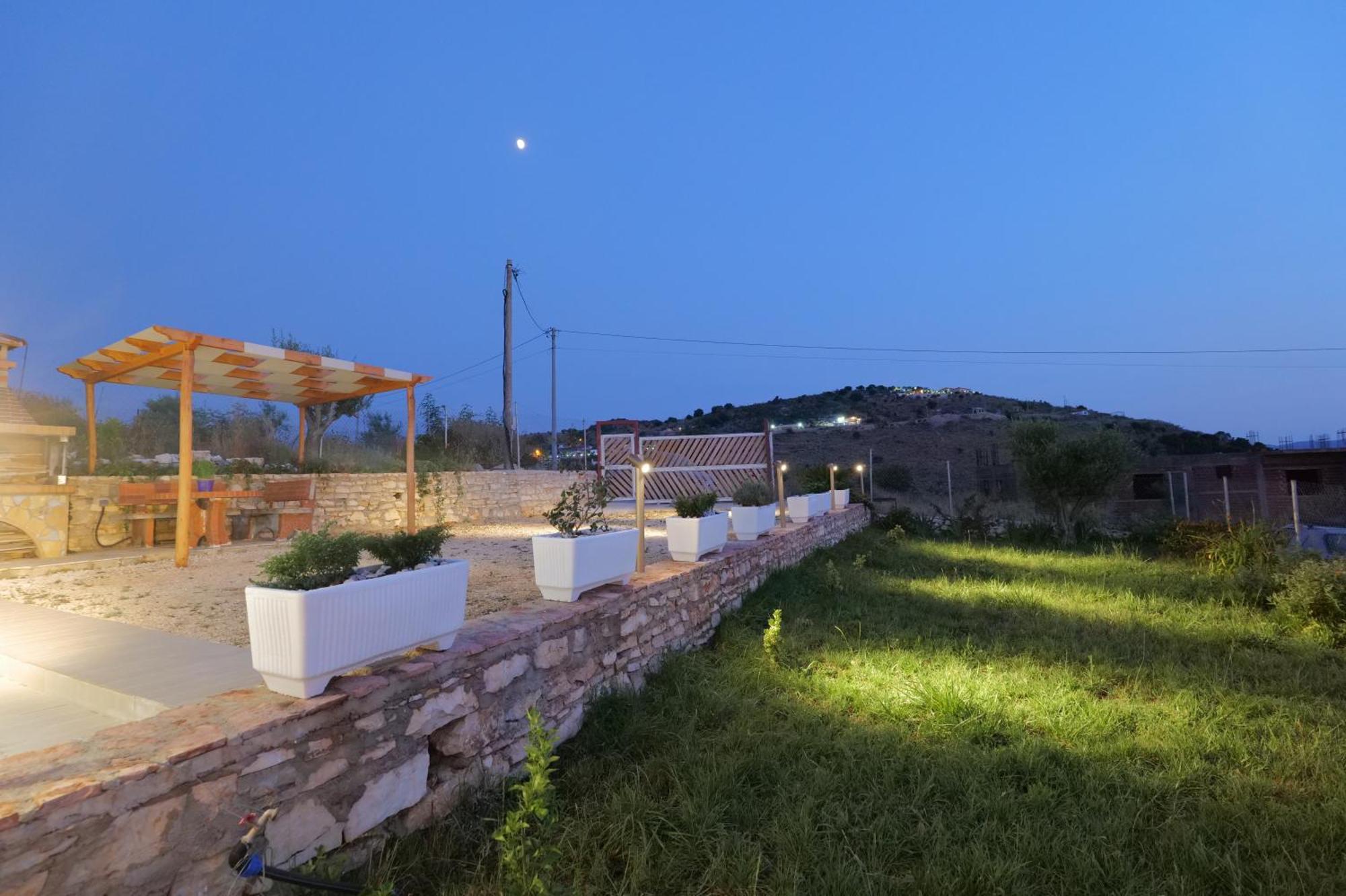 Twins Villa Sarandë Buitenkant foto