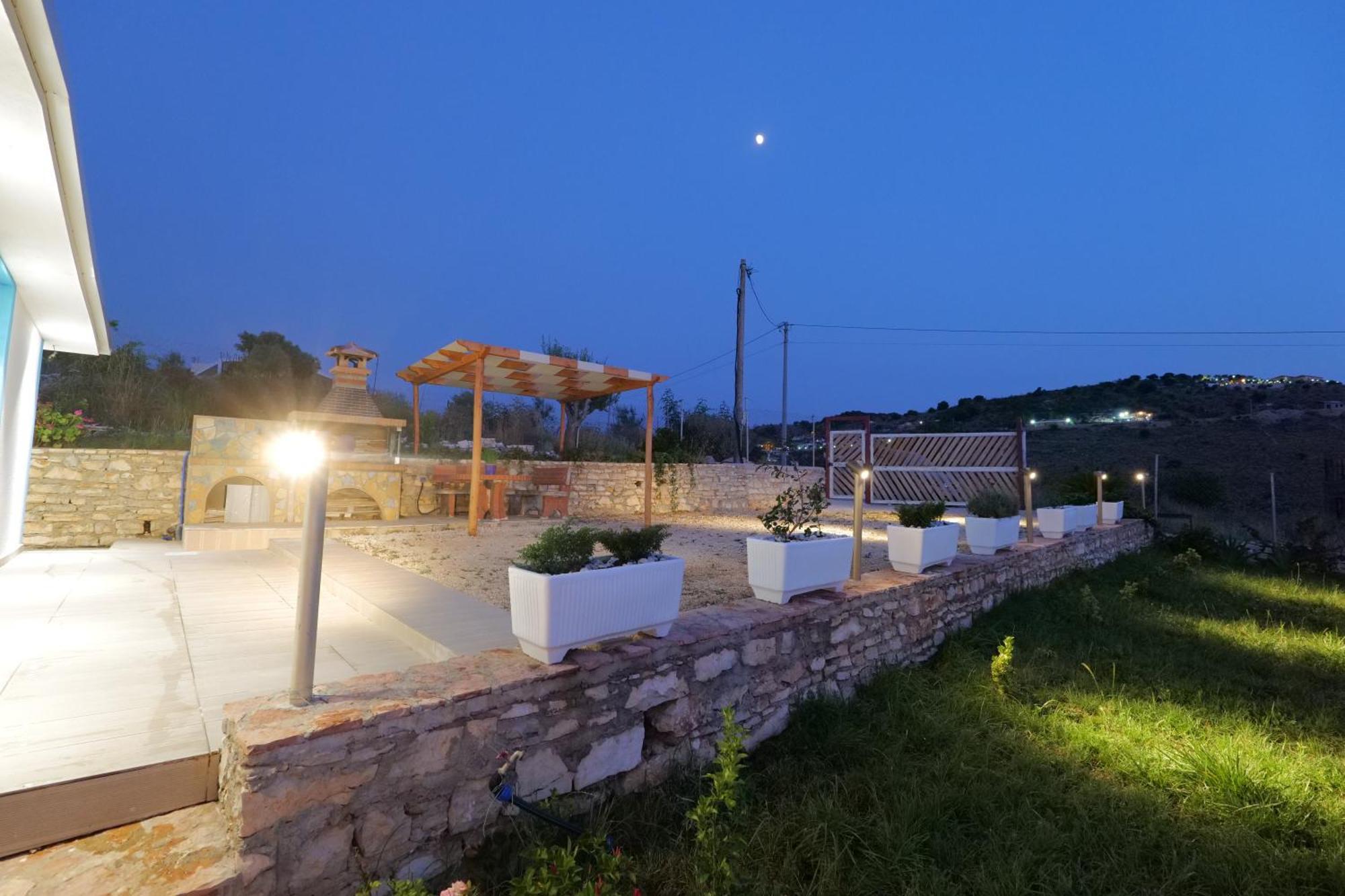 Twins Villa Sarandë Buitenkant foto